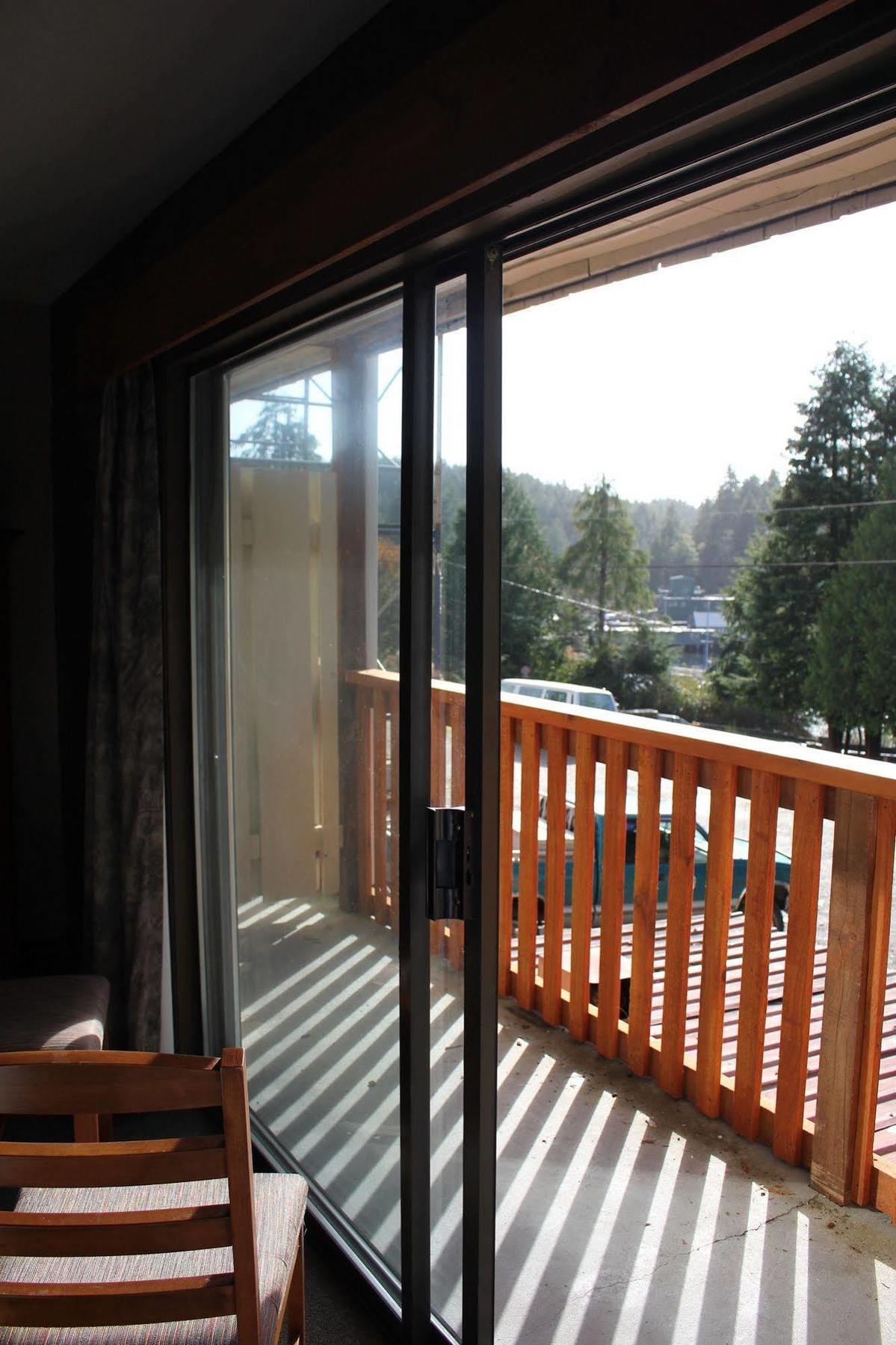 The Bamfield Motel Salmon Beach 외부 사진