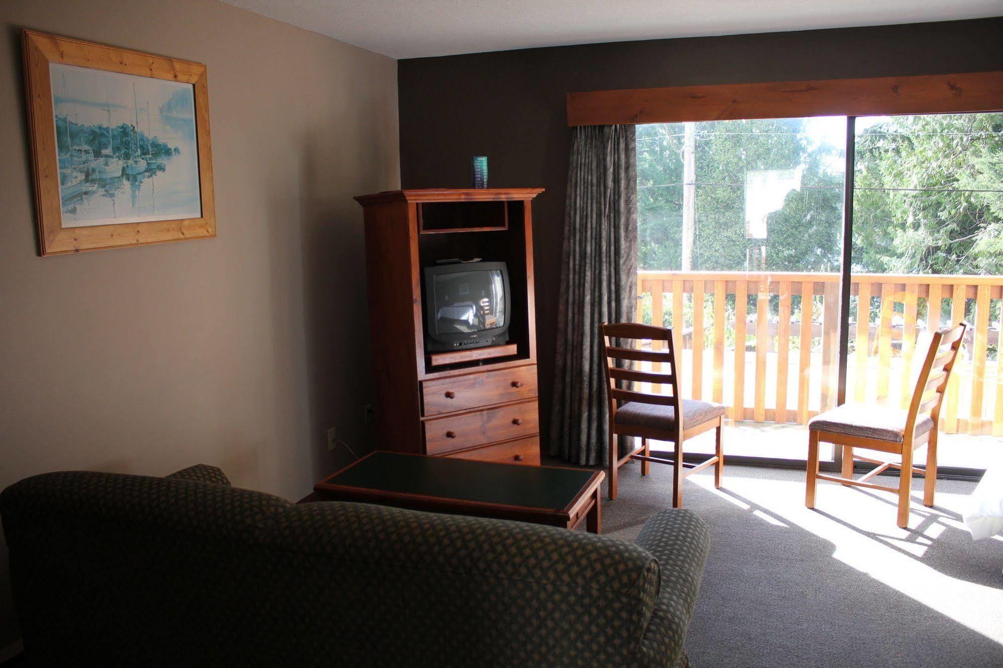 The Bamfield Motel Salmon Beach 외부 사진